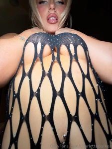 I know you re busy but can your favorite girl get a kiss before you