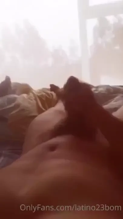 Bom dia mundo num dia como o de hoje s sabe bem estar na cama 
