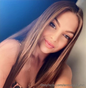 Mysterious and playful anissa_taylor really wants you to text her she part 10