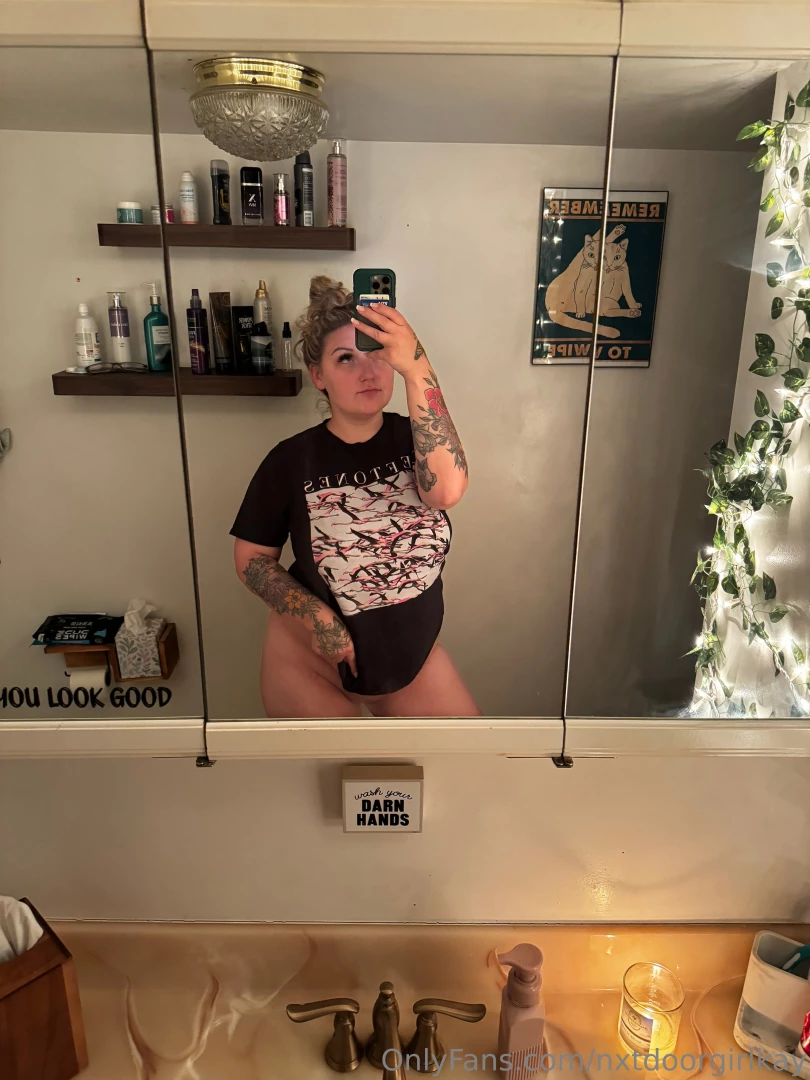 Let me wear your tshirt 