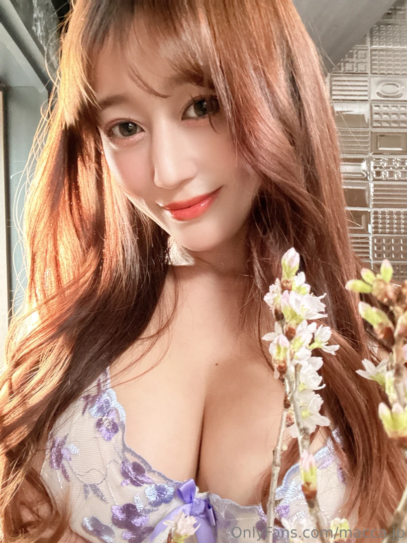 Do you ever find yourself lost in my eyes 