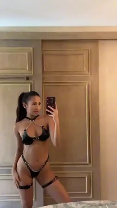 Trying an outfit from dr harness i m feeling wild right now roarrr 