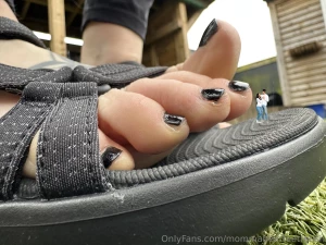 We love mommas feet it s the best place to go as a couple it was where