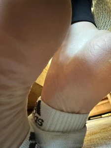 Sexy soles taking custom photos now booked up for videos this next