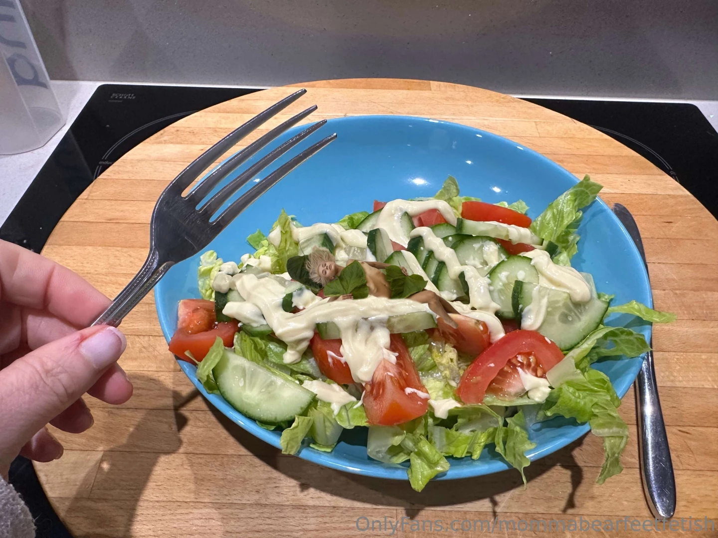 My tiny female salad mmmmm thanks to an awe drone follower who does 