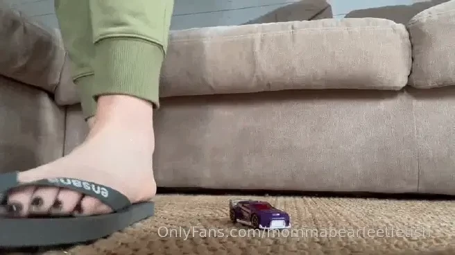 Another gif from a custom i did if you want one too specially made for 