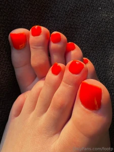 Il para t que c est la nuit que les vilains gar ons sortent it seems