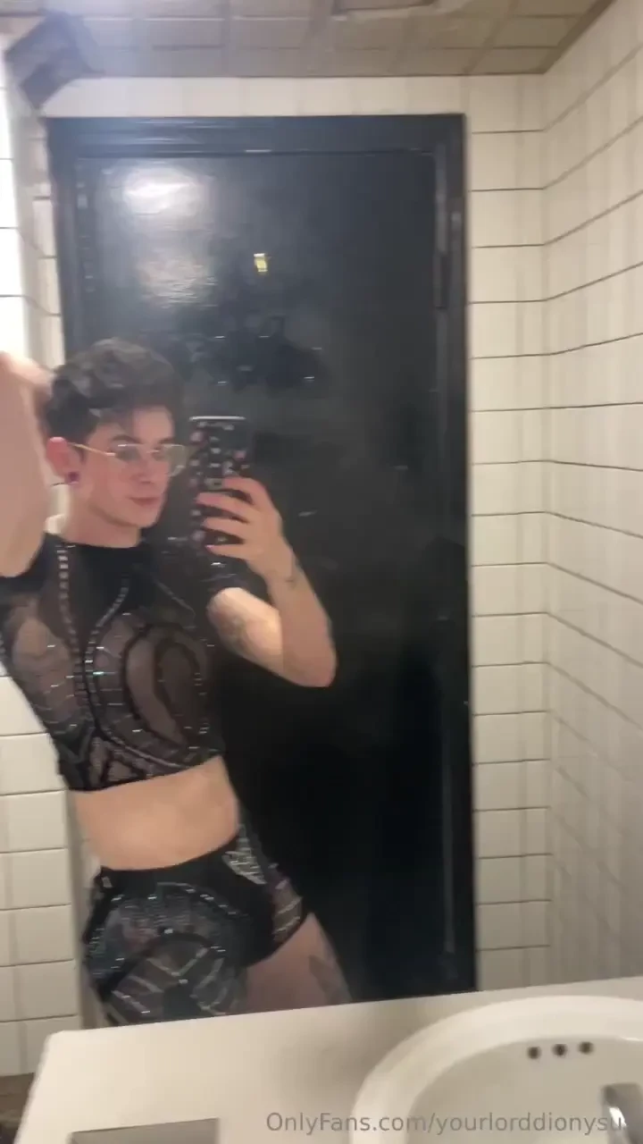 Last night another show now to work on my next costume for halloween part 1 