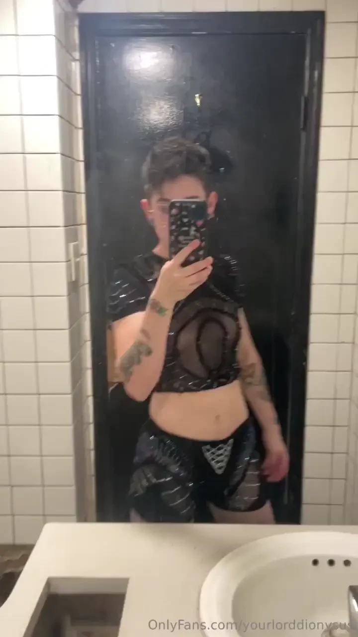 Last night another show now to work on my next costume for halloween part 2 