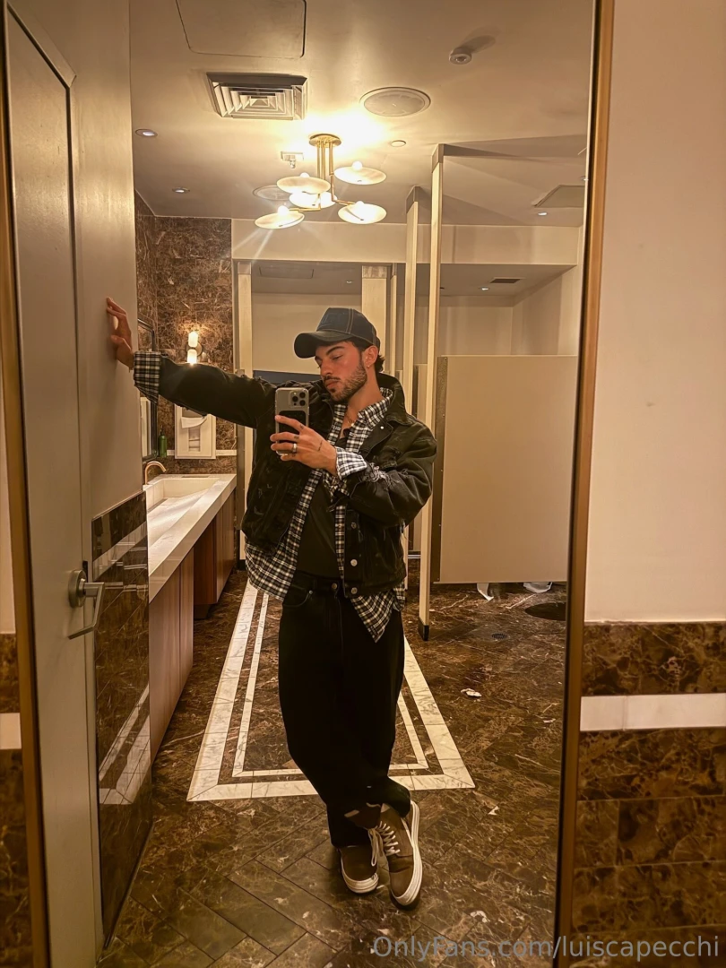 Something special arriving in your dms in 1 hour you better check for 