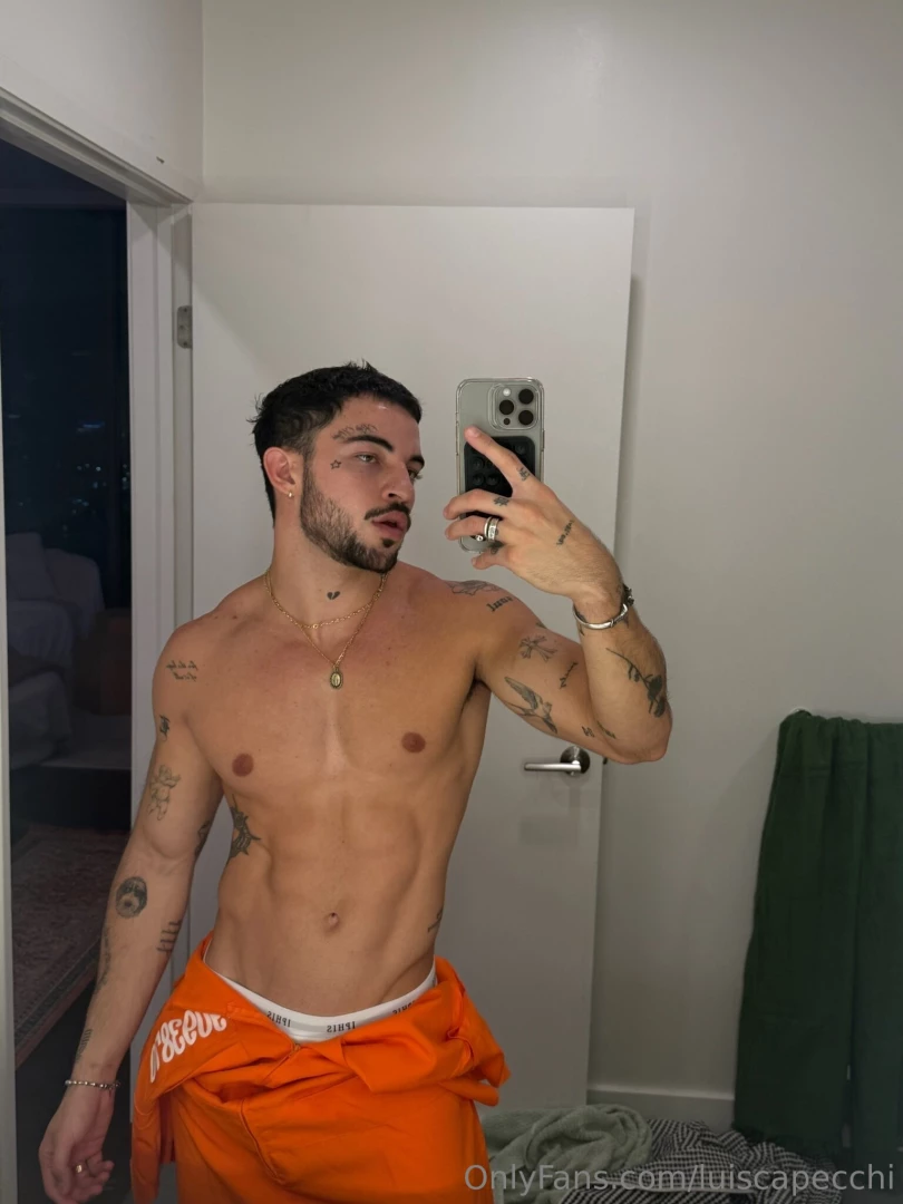 Going live tonight fuck it i m bored and wanna have some fun with you 