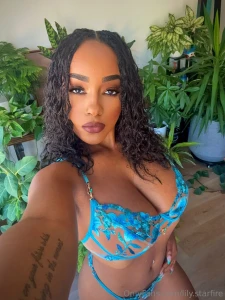 Wanna see me live baby let s get up close and personal on a private