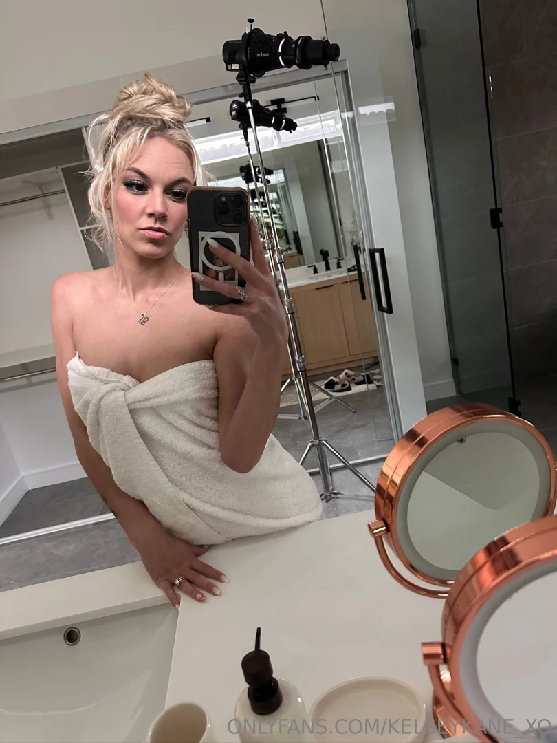 Wanna vid chat tonight lets cummmm together or if you wanna hangout 