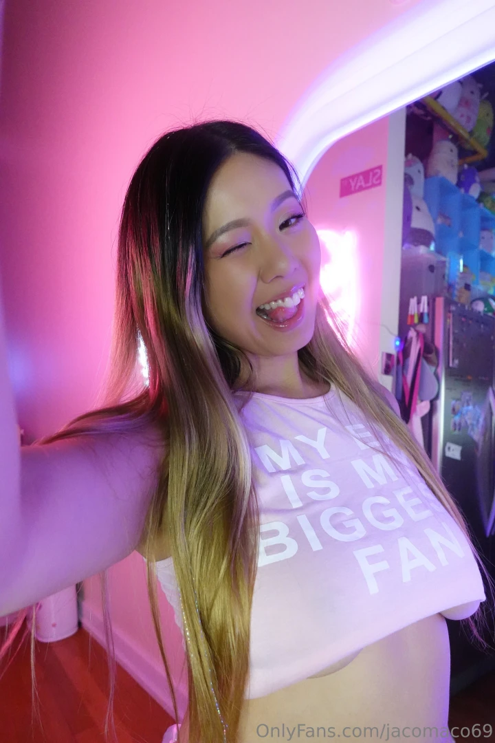 Feeling cute in this sexy set hehe i love pink 