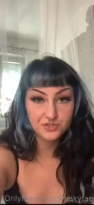 How could u resist exploding when i look at you like this when i suck