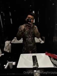 Let s take photos in front of this mirror together part 1