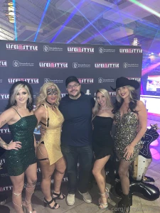 All my friends are sexy sluts rosenoir975 theboujeebarbie erikaswingz