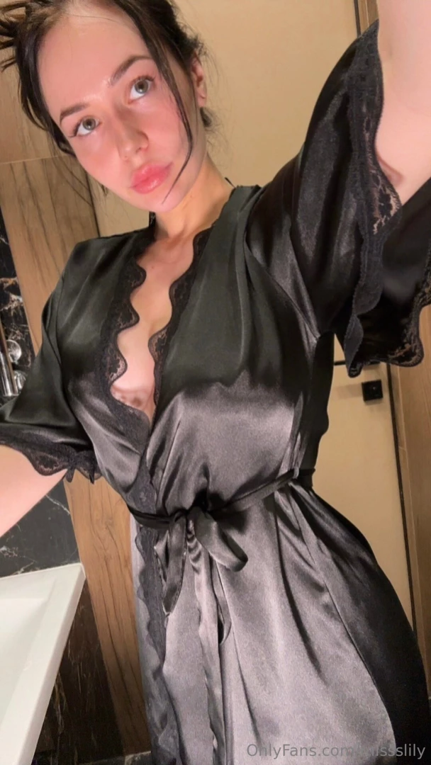 I just shared my daily moisturizing whole naked body routine after 