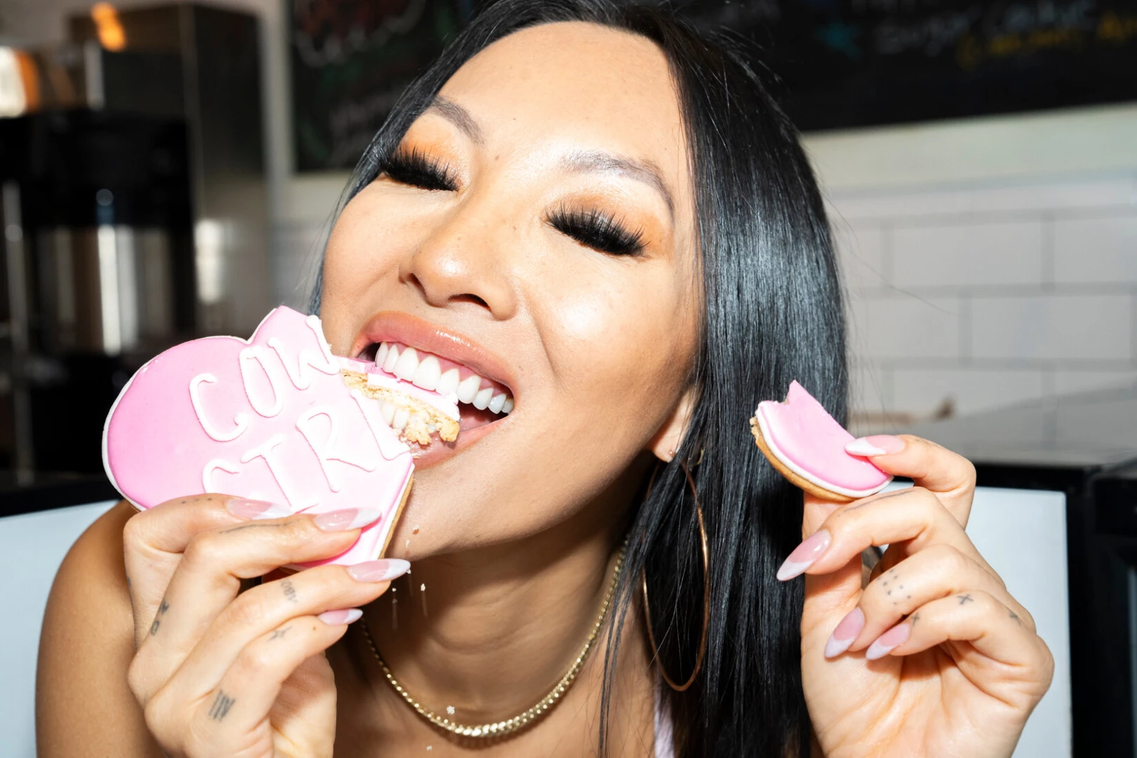 I did a collab with my favorite bakery in the whole country cake life part 2 