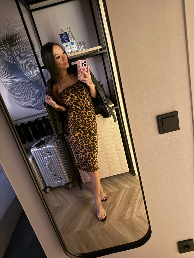 Milf status see u over on my vip page later today for our weekly live 