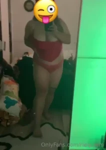 Devil in disguise gonna be posting some spooky amp hot pics and clips part 2