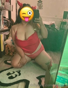 Devil in disguise gonna be posting some spooky amp hot pics and clips