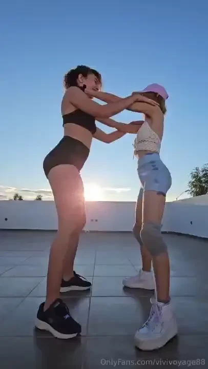 Lo ven antes de los dem s pronto set disponible con ropa deporte o sin 