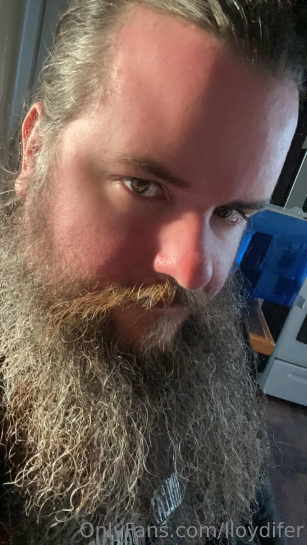 The light seemed to be hitting my eye just right sorry for the resting 