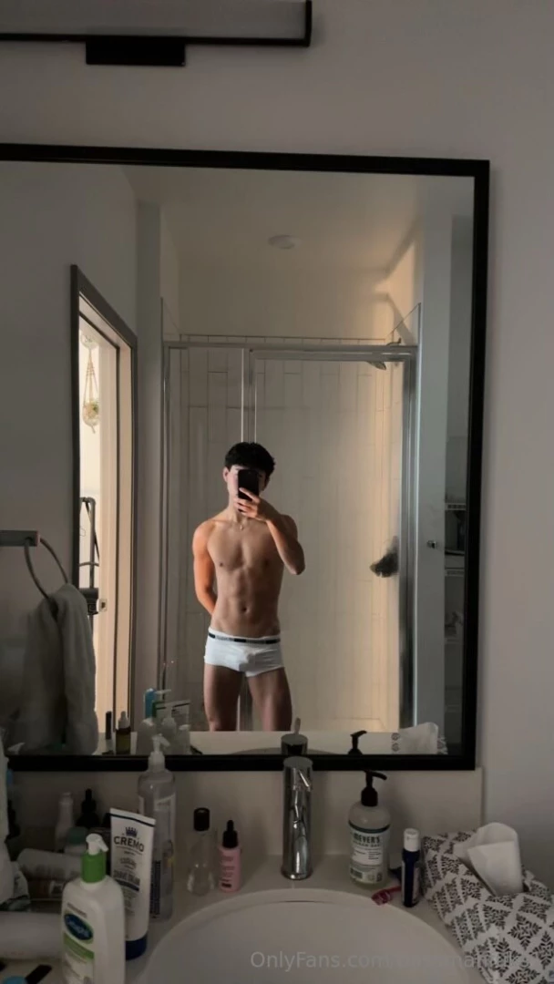 Here for opinions nicoxnicofree just asked if i d do a collab with him 