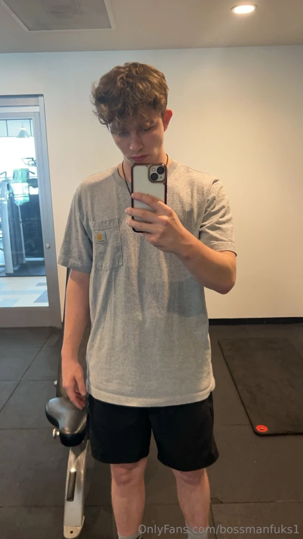 Doing a free live on bossmanfuksvip in 2 hours its 50 off 