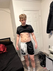 Been on a healthy bulk trying to get back to 160 my next cut i m gonna part 1