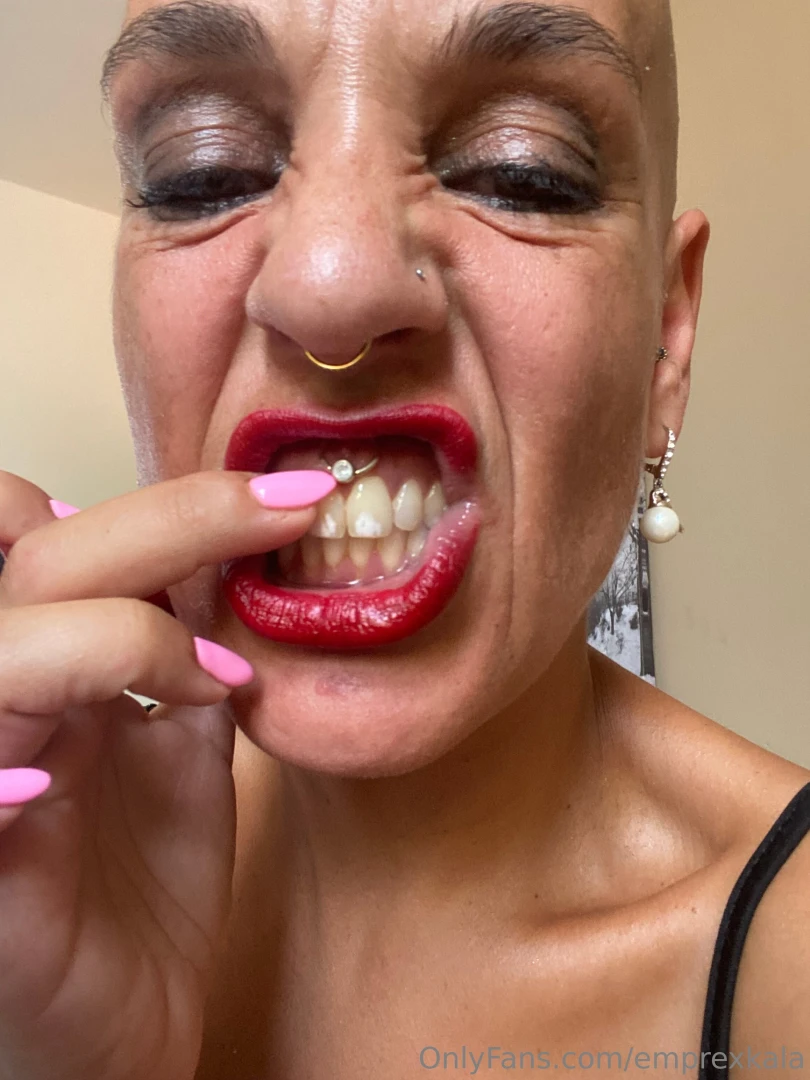 Sexy want to suck on it 