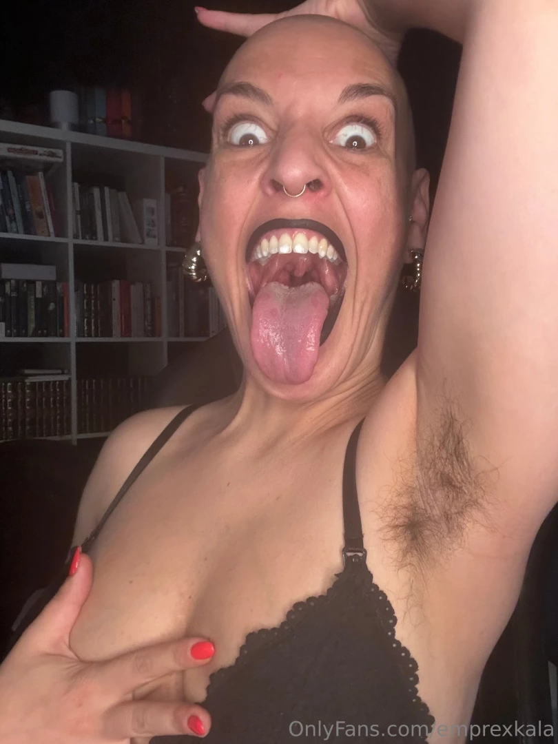 Your badass queen is back with mouth fetish clips summer discounts in 