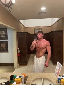 You like a sweaty man new special message in your dms in 1 hour fuckkk