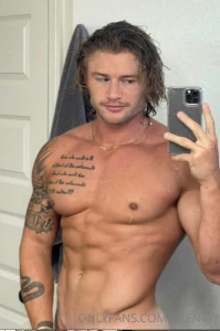 I m back guys wanted to show you what my physique looks like today part 1