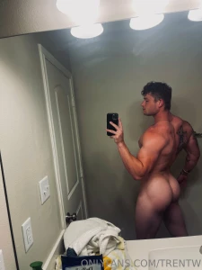 Who s an ass guy check dms in 1 hour