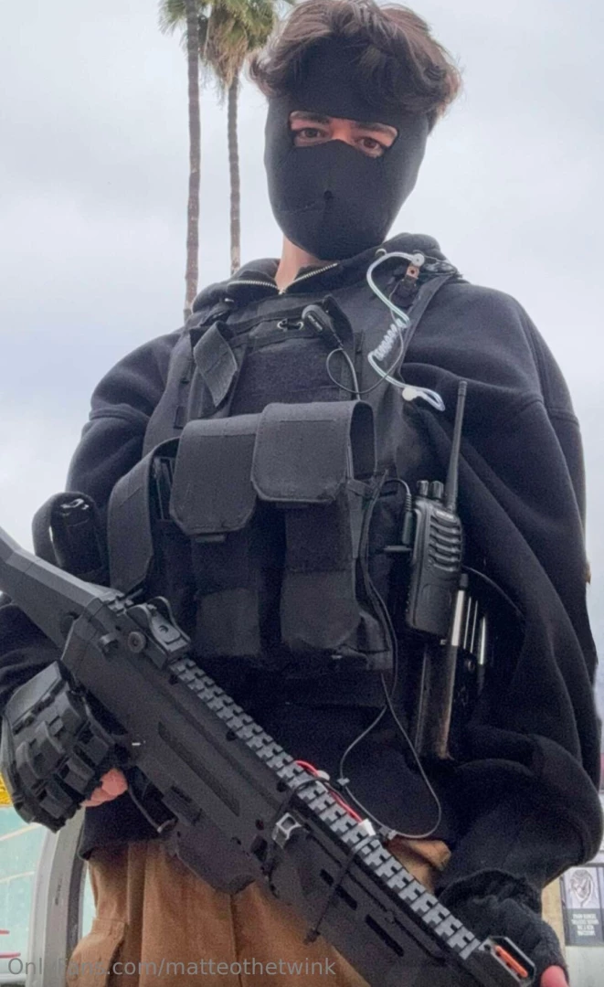 Little twink with a big gun it s a paint ball gun 