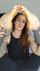 Wanted an obedient slave to assist me after hours of being barefoot part 2