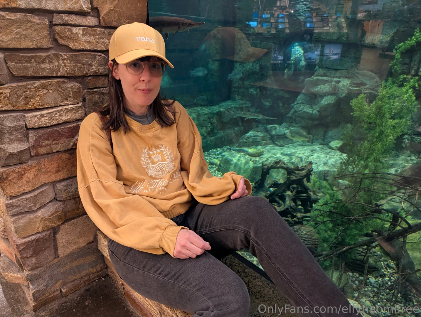 Hanging with the fishies https onlyfans com 1680659458 ellynaomi 