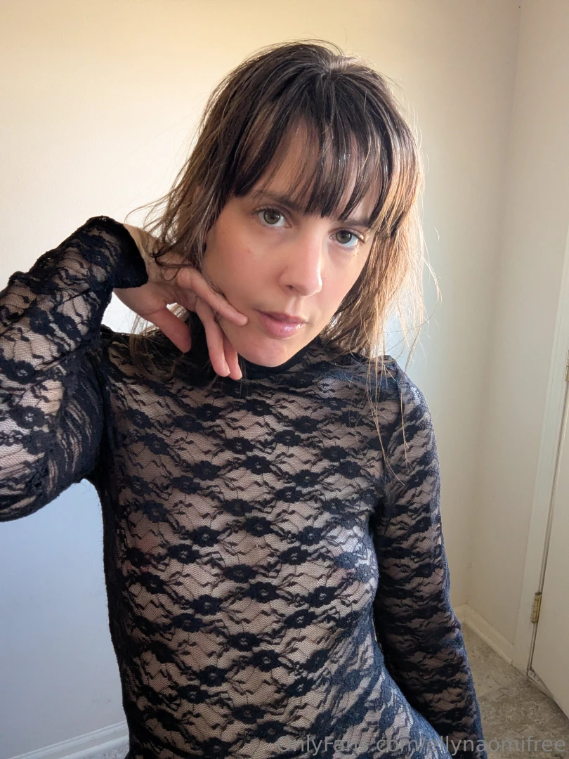 Posing in a full lace bodysuit https onlyfans com 1813732076 ellynaomi 