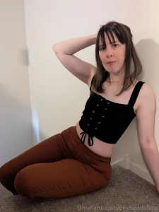 Showing off my body in a crop top jeggings and boots https onlyfans