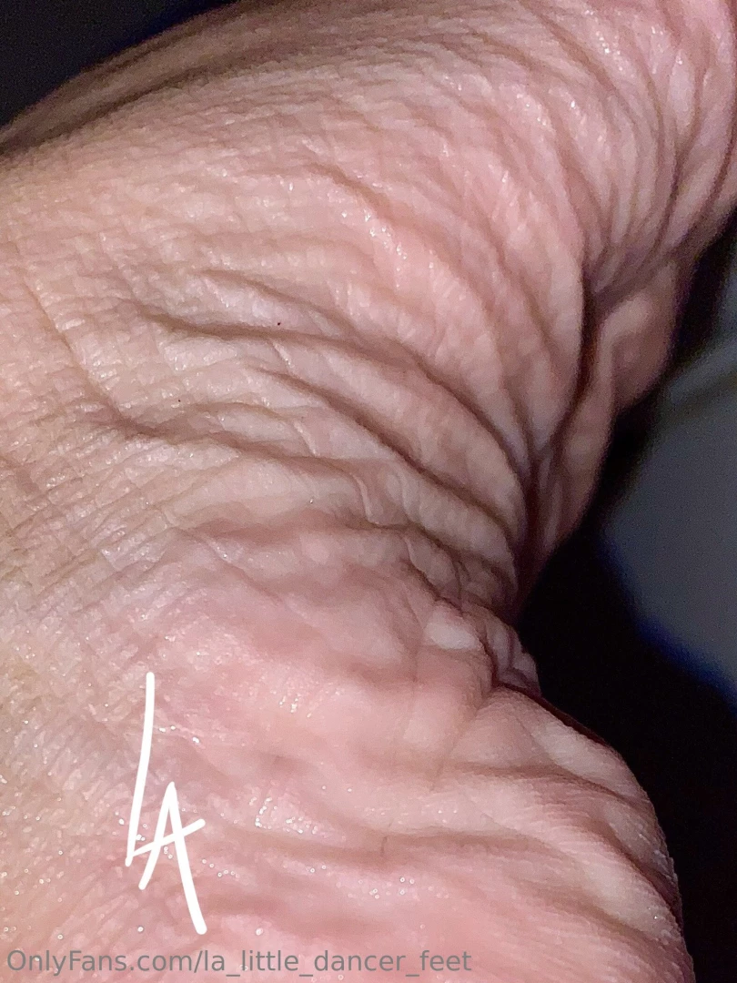 Wet wrinkled feet macro photography - getting very up close and part 12 