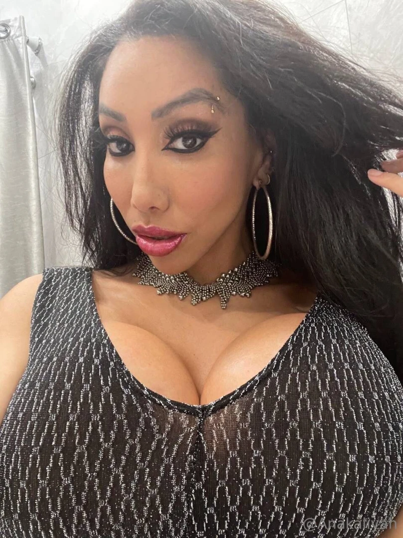 Lets skip the small talk i am horny let me suck that cock soo bad and 