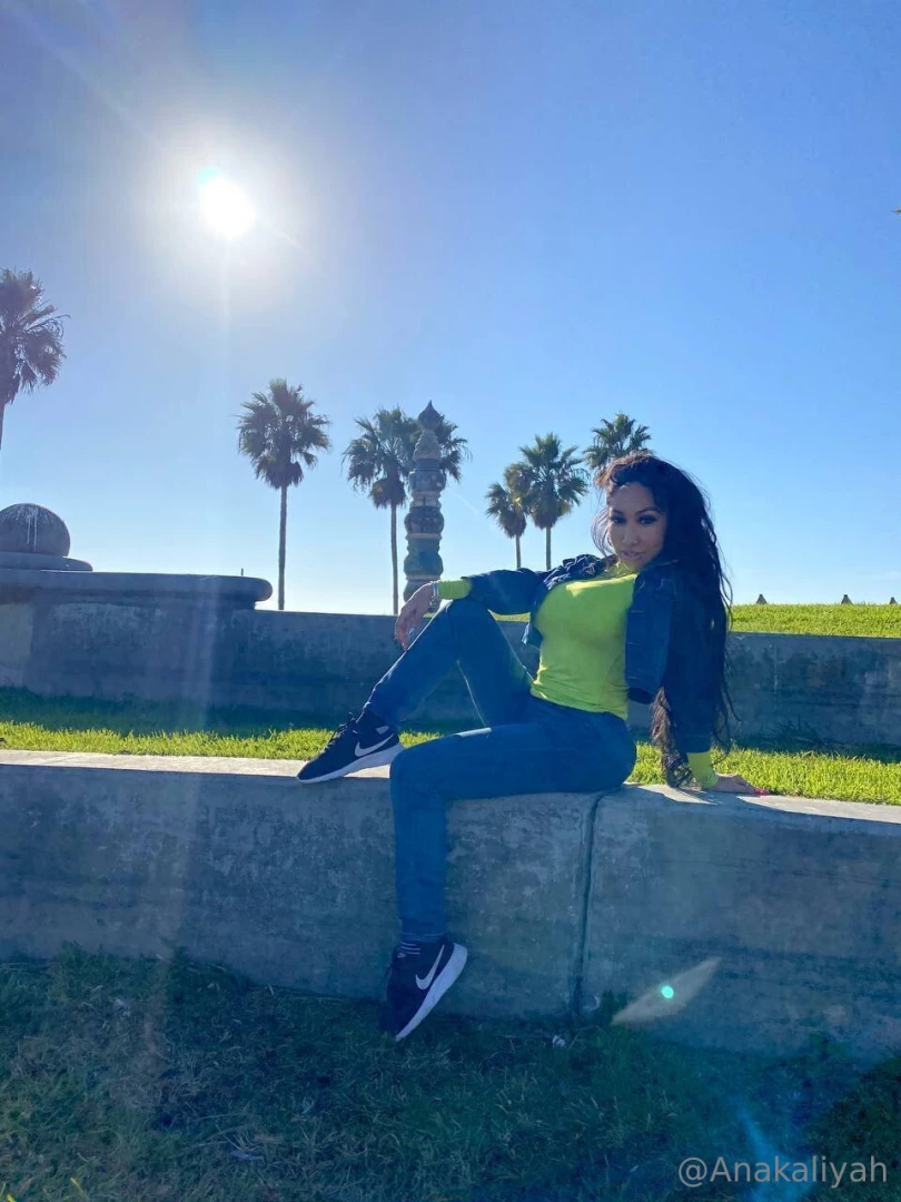 I get off to people telling me that i m pretty anakaliyah 