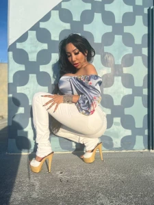 These legs were made for walking all over your mind anakaliyah