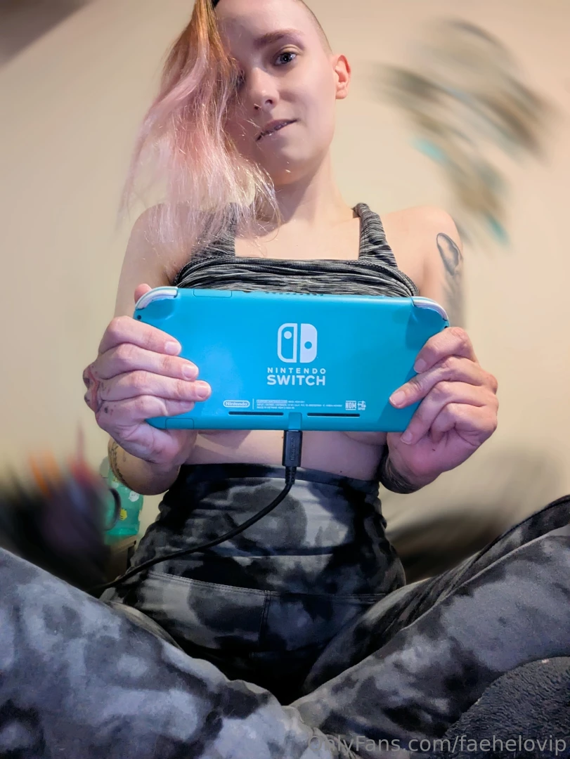 Tip to unlock early access to this topless gaming set 