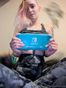 Tip to unlock early access to this topless gaming set