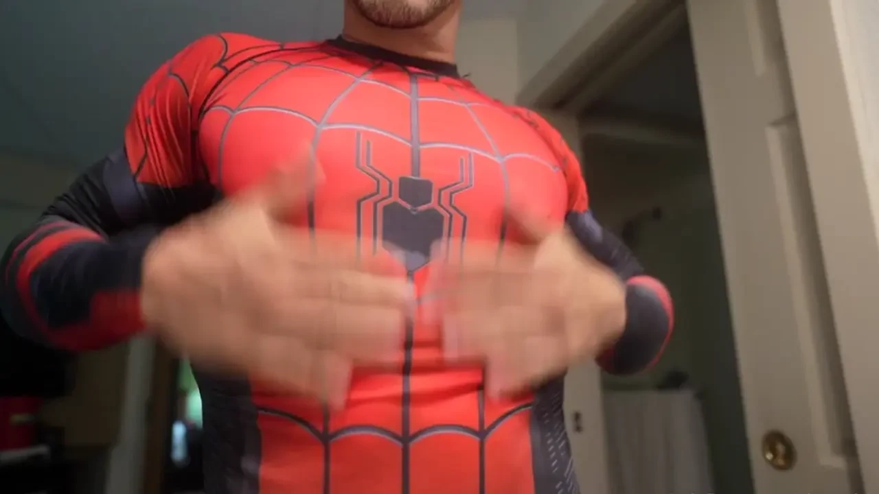 Spiderman alan valdez free jerks off and cums 