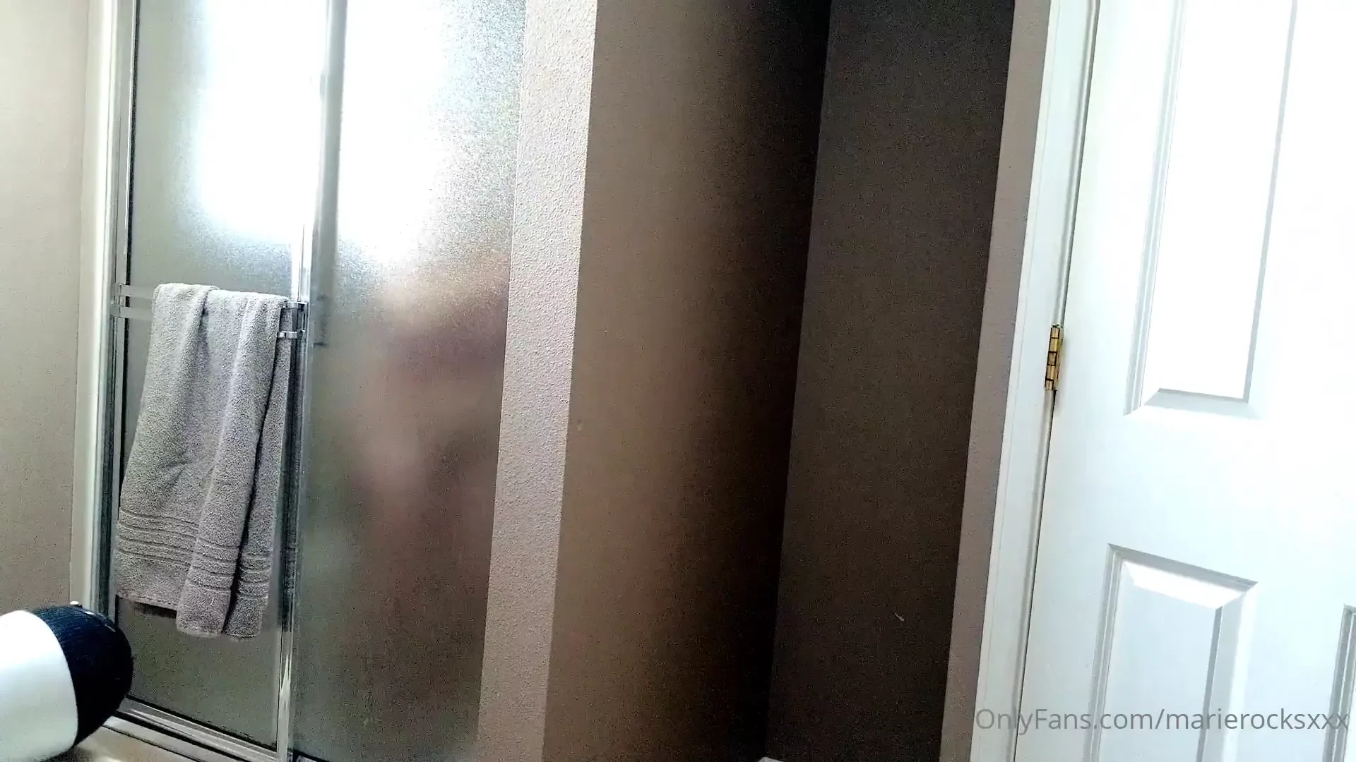 Hey are you spying on me again yes xoxo marie 