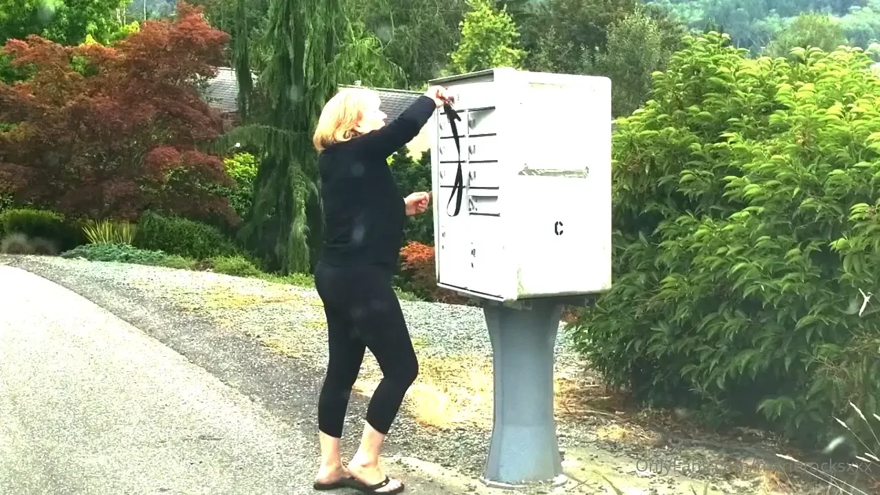 Time to get the mail marierocks 